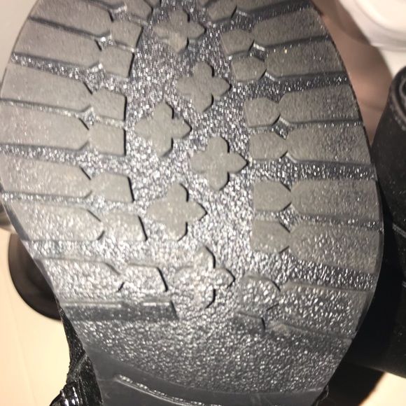 Boot - Picture 6 of 7